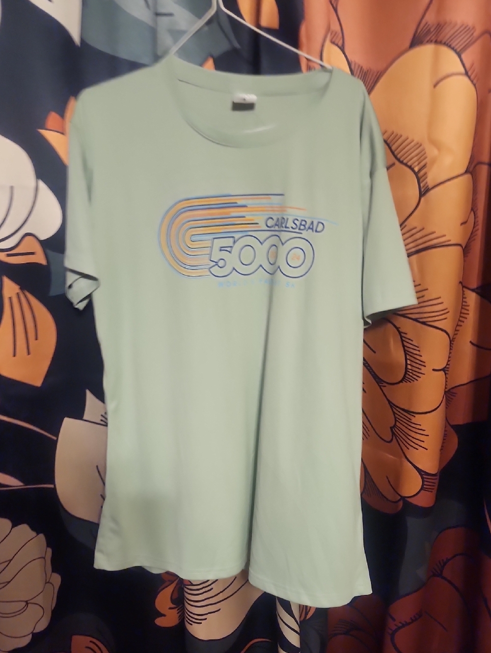 💙5000 Mint Graphic Tee - Women's Short Sleeve